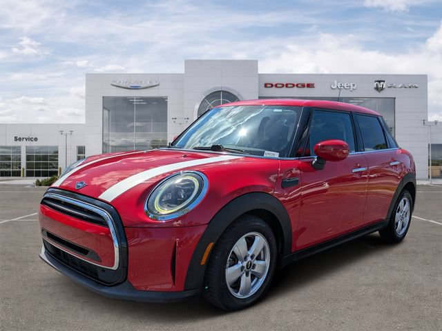Used 2022 MINI Cooper 4-Door Hardtop w/ Storage Package FWD image 5