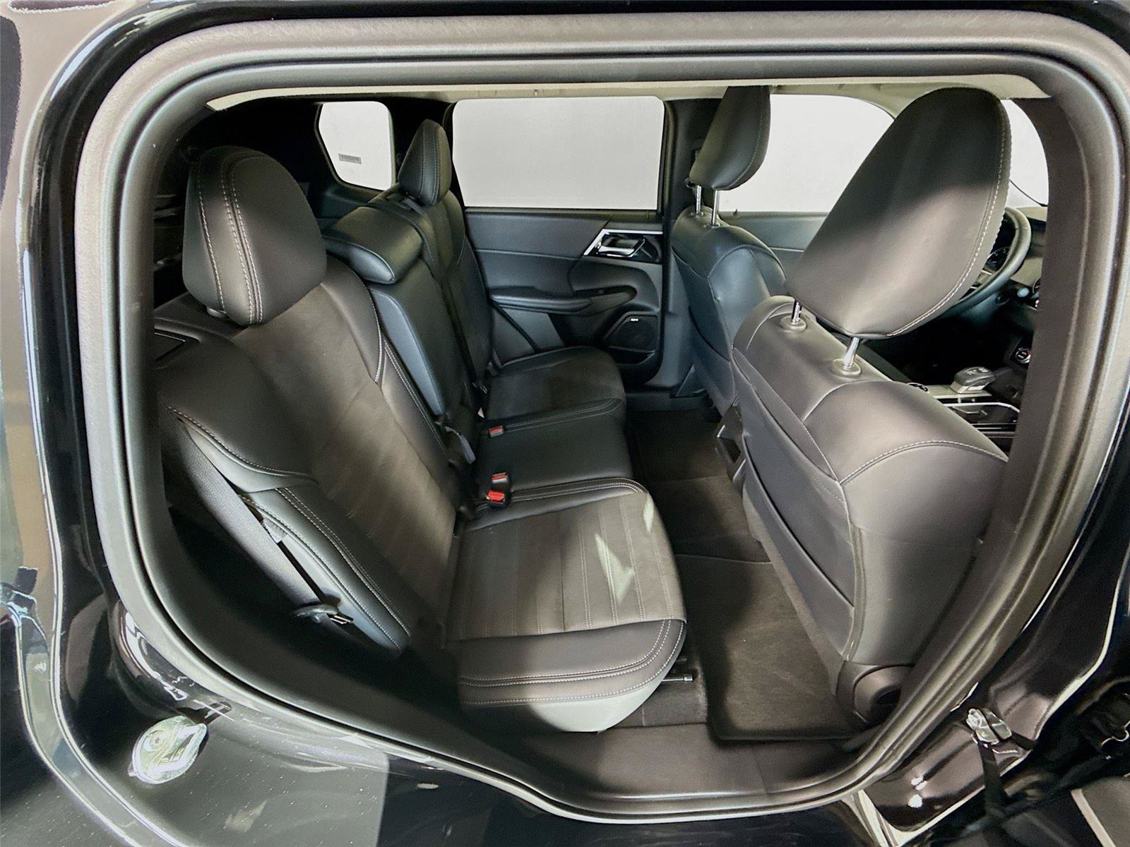 Used 2025 Mitsubishi Outlander SE FWD image 20