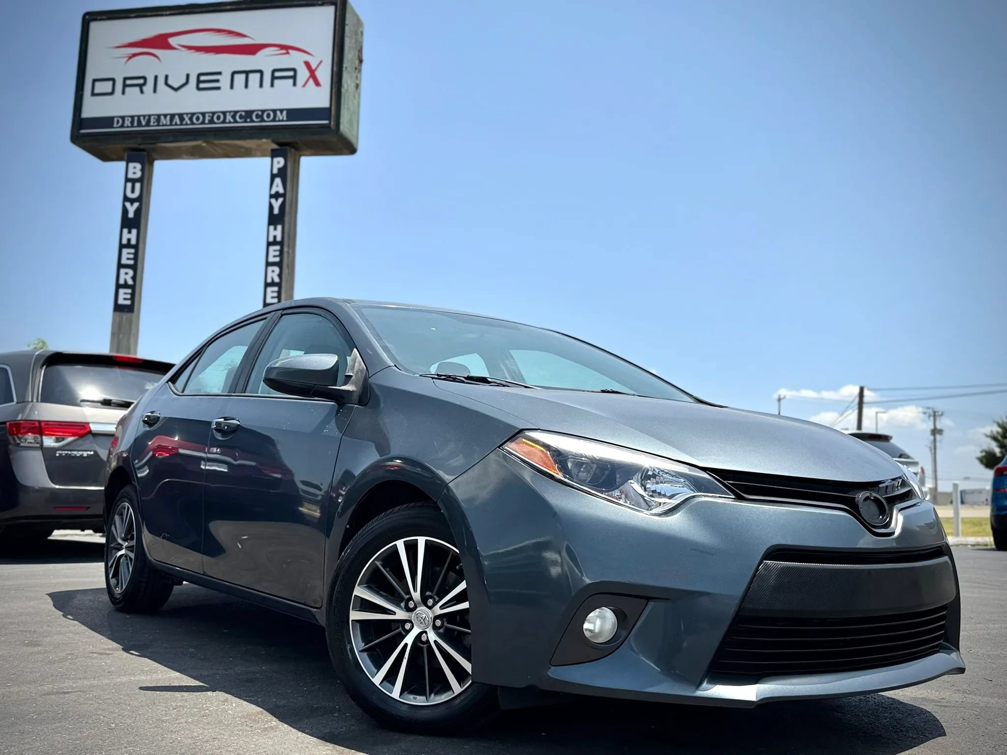 Used 2016 Toyota Corolla LE FWD image 1