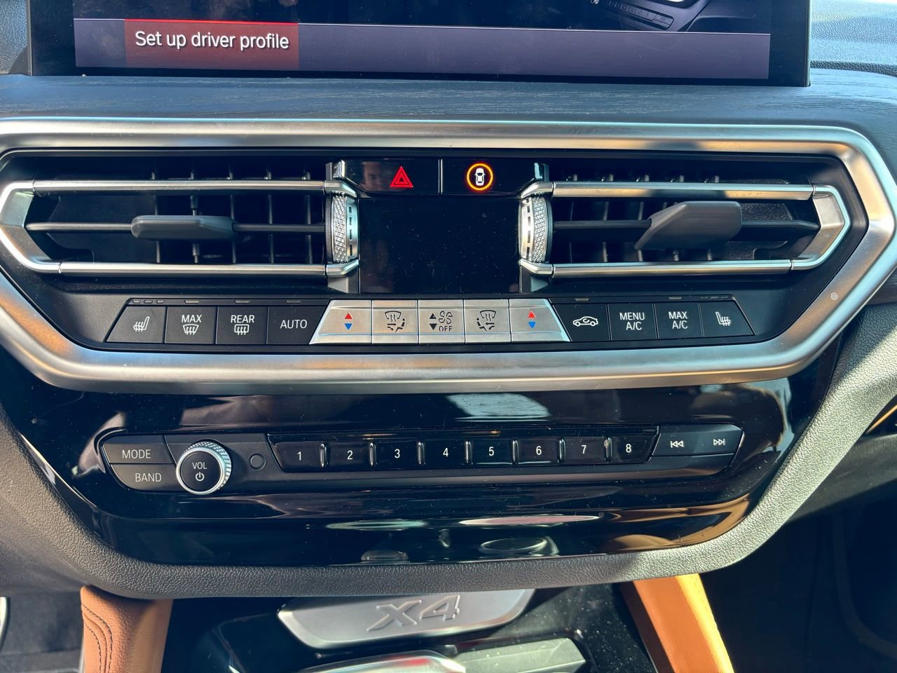 Used 2024 BMW X4 xDrive30i w/ Premium Package image 16