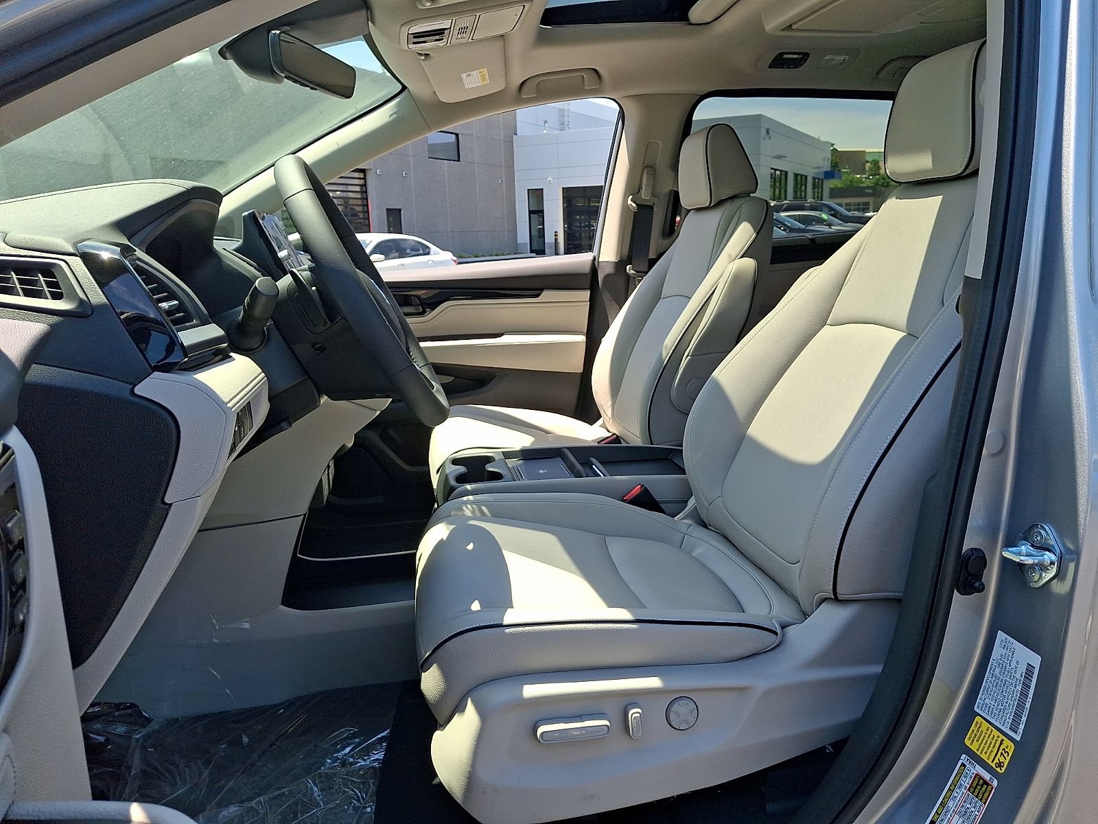New 2026 Honda Odyssey Touring image 6