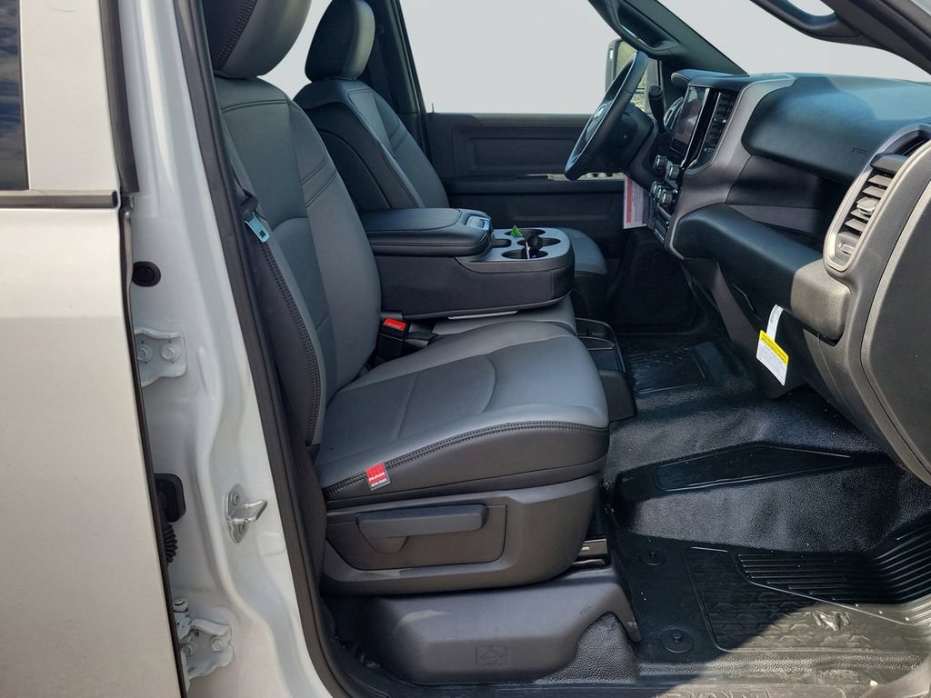 New 2026 RAM 3500 Tradesman AWD/4WD image 16