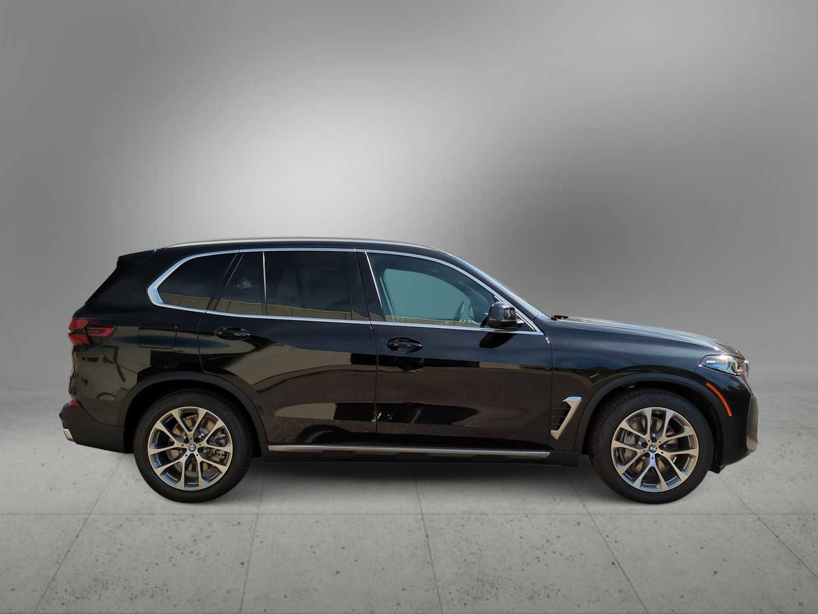 Used 2026 BMW X5 xDrive50e w/ Executive Package image 9