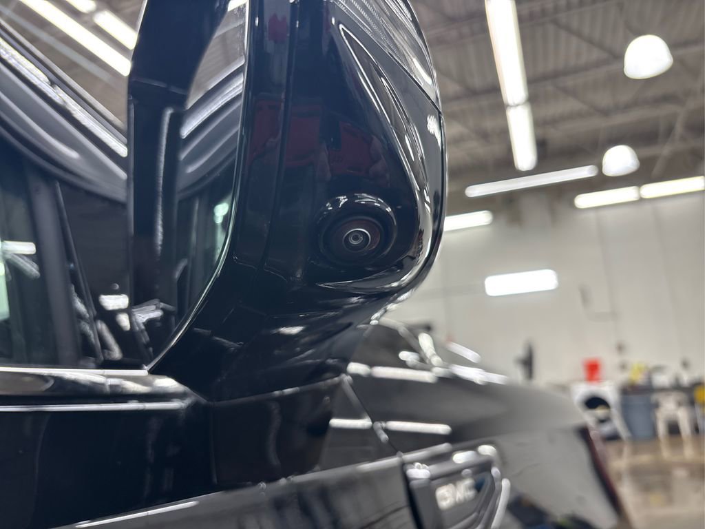 Used 2023 GMC Yukon Denali Ultimate image 18