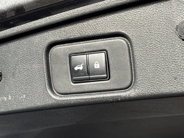 Used 2023 Nissan Pathfinder Platinum AWD/4WD image 19