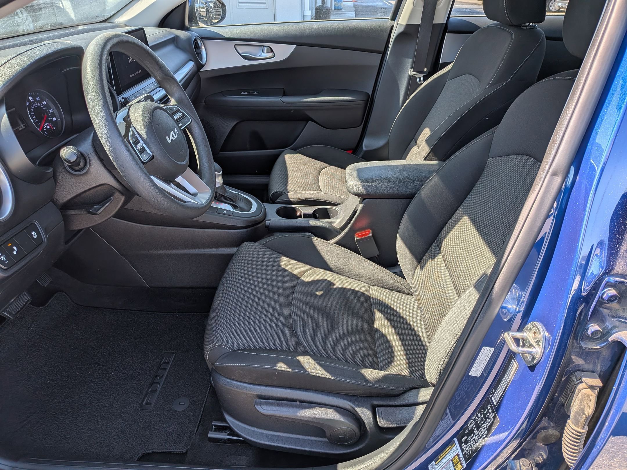 Used 2022 Kia Forte LXS w/ LXS Technology Package FWD image 15