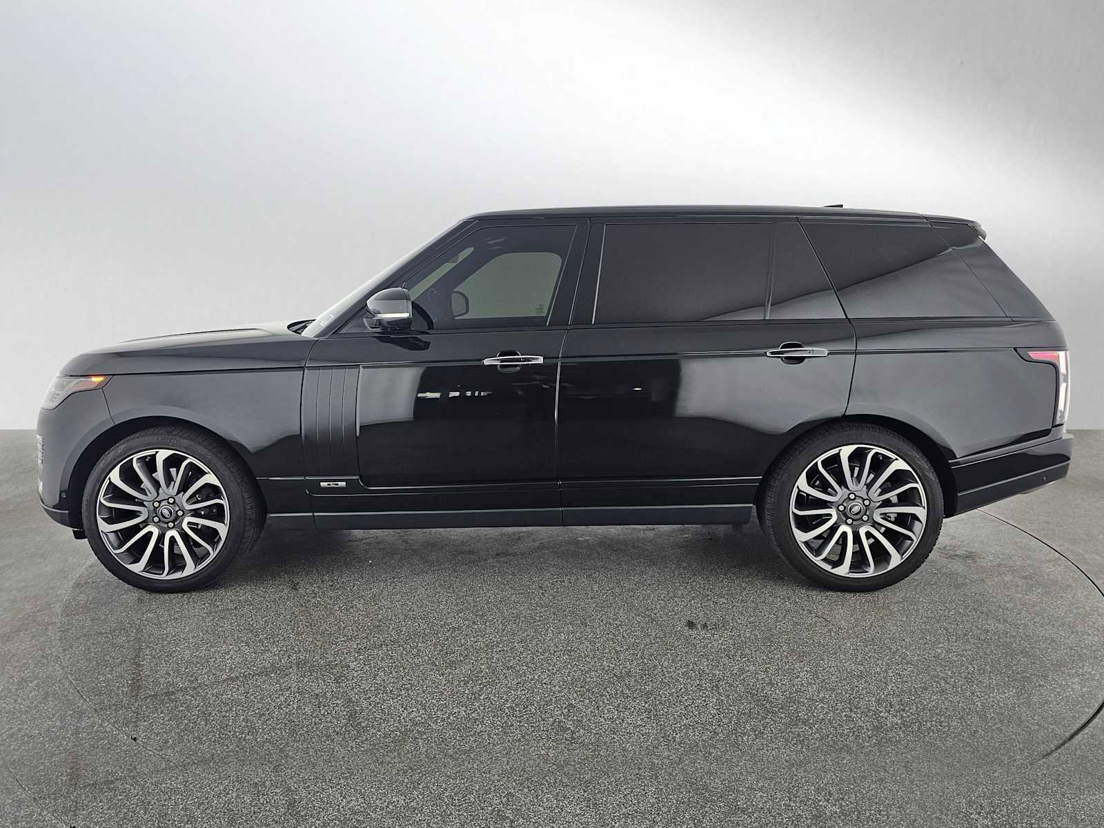 Used 2021 Land Rover Range Rover Long Wheelbase Autobiography image 2