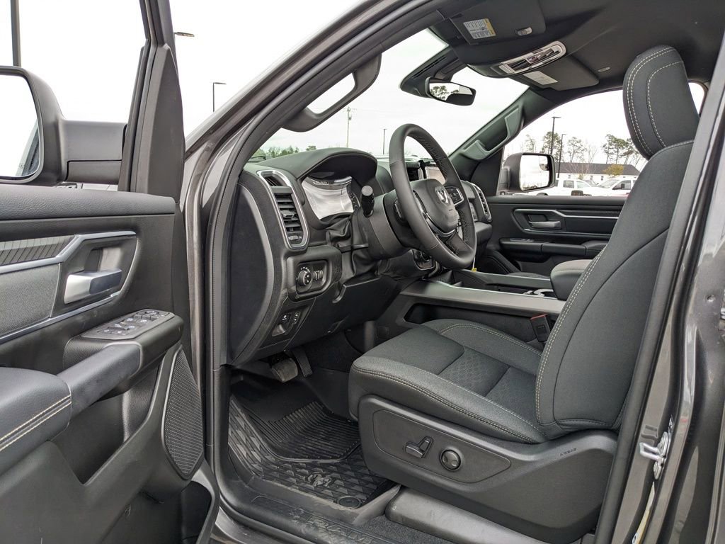 New 2026 RAM 1500 4x4 Crew Cab image 40