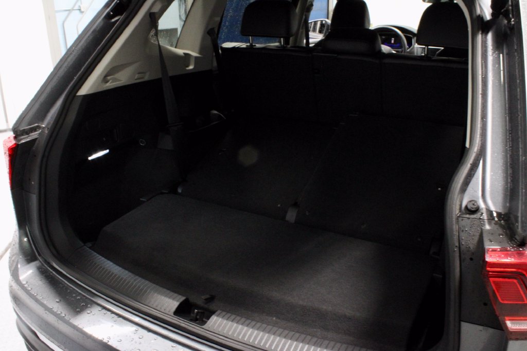 Used 2024 Volkswagen Tiguan SE FWD image 15