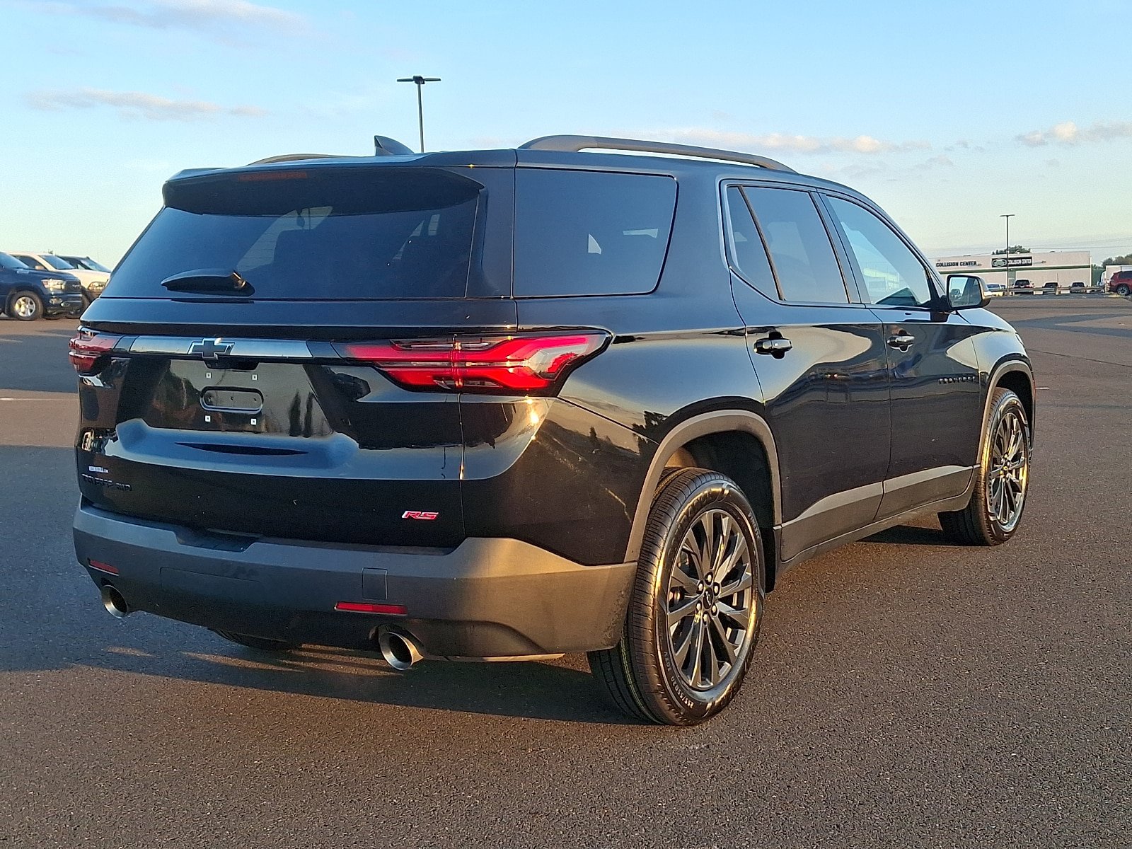 Used 2023 Chevrolet Traverse RS w/ LPO, Floor Liner Package AWD/4WD image 6