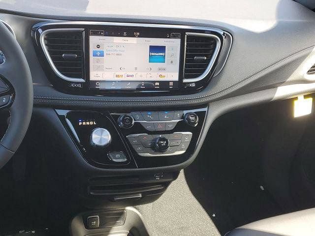 New 2026 Chrysler Pacifica Select w/ S Appearance Package FWD image 14