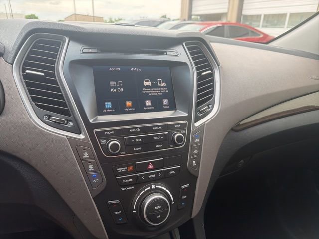 Used 2017 Hyundai Santa Fe SE FWD image 13