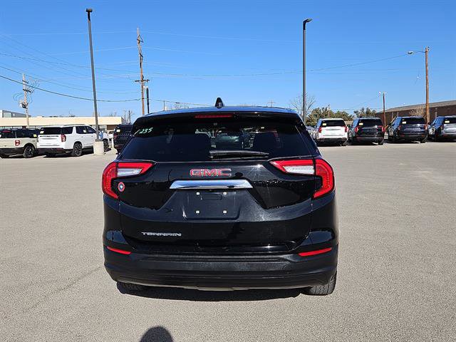 Used 2023 GMC Terrain SLE image 4