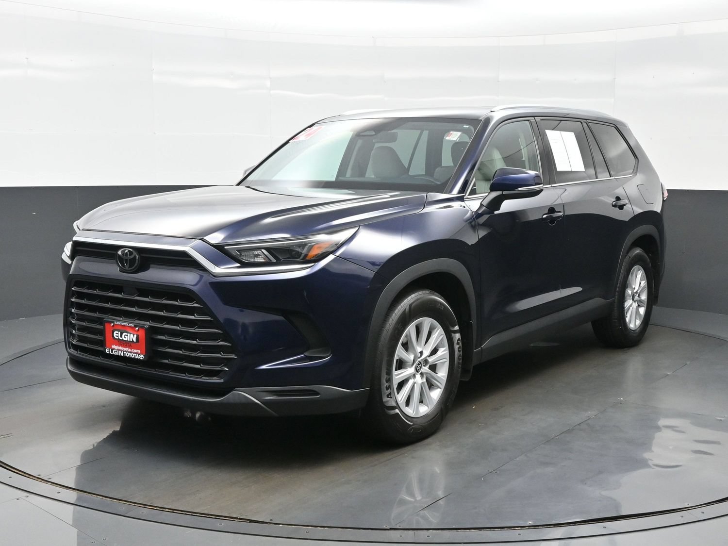 Used 2024 Toyota Grand Highlander AWD image 2