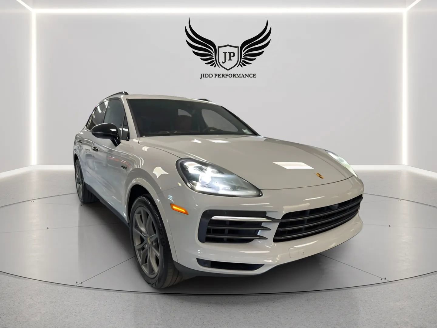 Used 2022 Porsche Cayenne Platinum Edition w/ Premium Package Plus AWD/4WD image 1