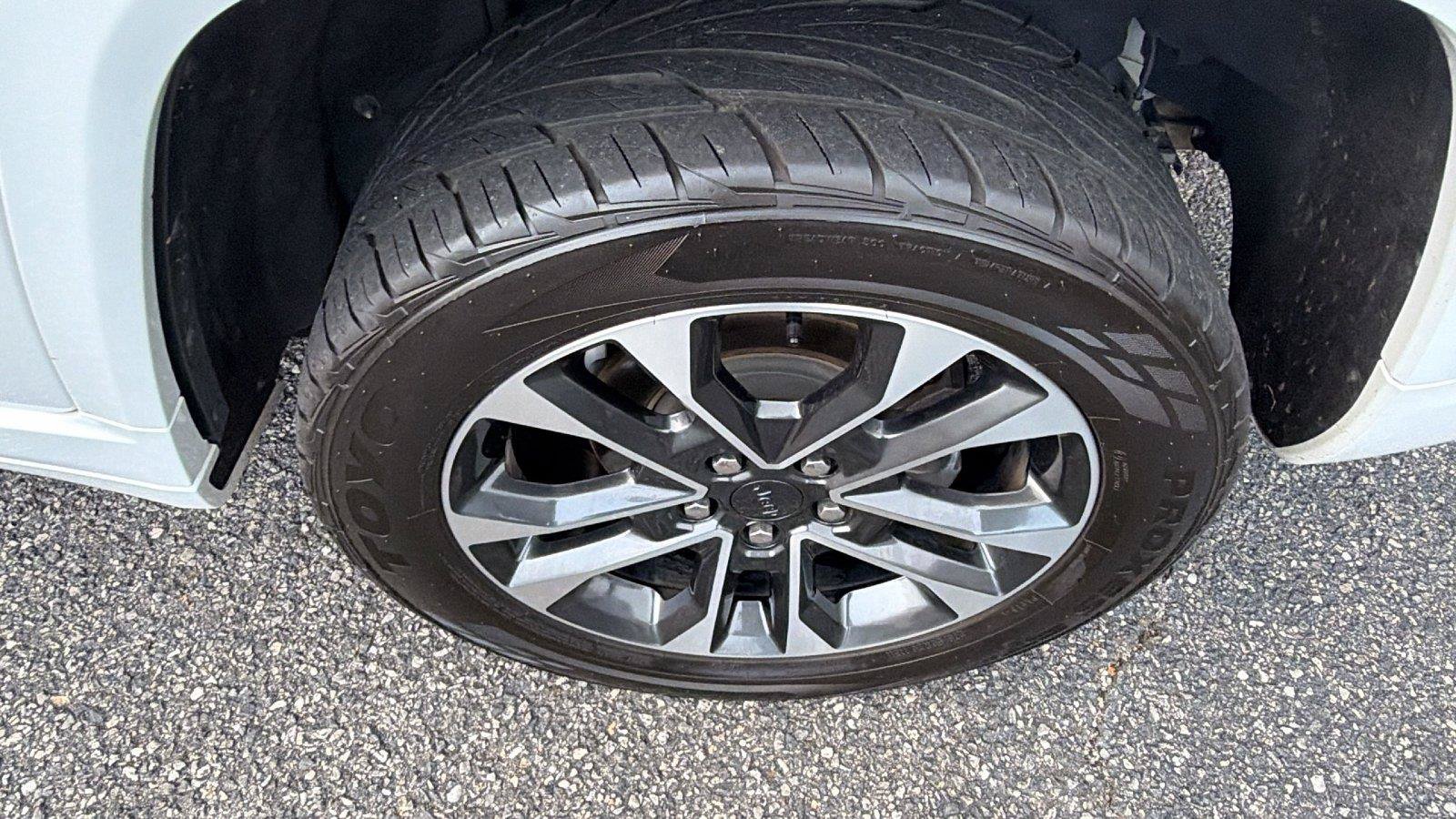 Used 2023 Jeep Grand Cherokee Overland RWD image 13