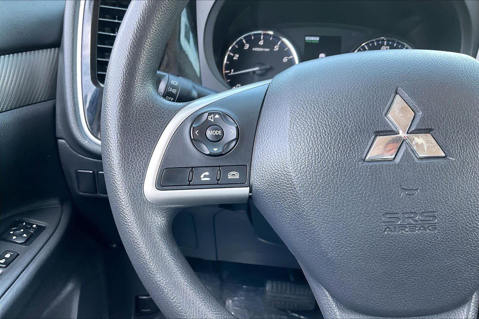 Used 2018 Mitsubishi Outlander ES AWD/4WD image 22
