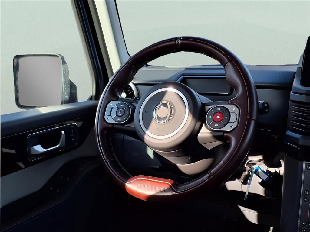 Used 2025 INEOS Grenadier Fieldmaster Edition image 13