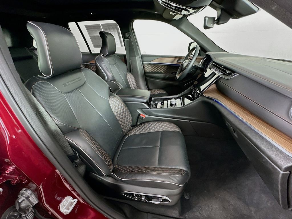 Certified 2025 Jeep Grand Cherokee Summit image 40