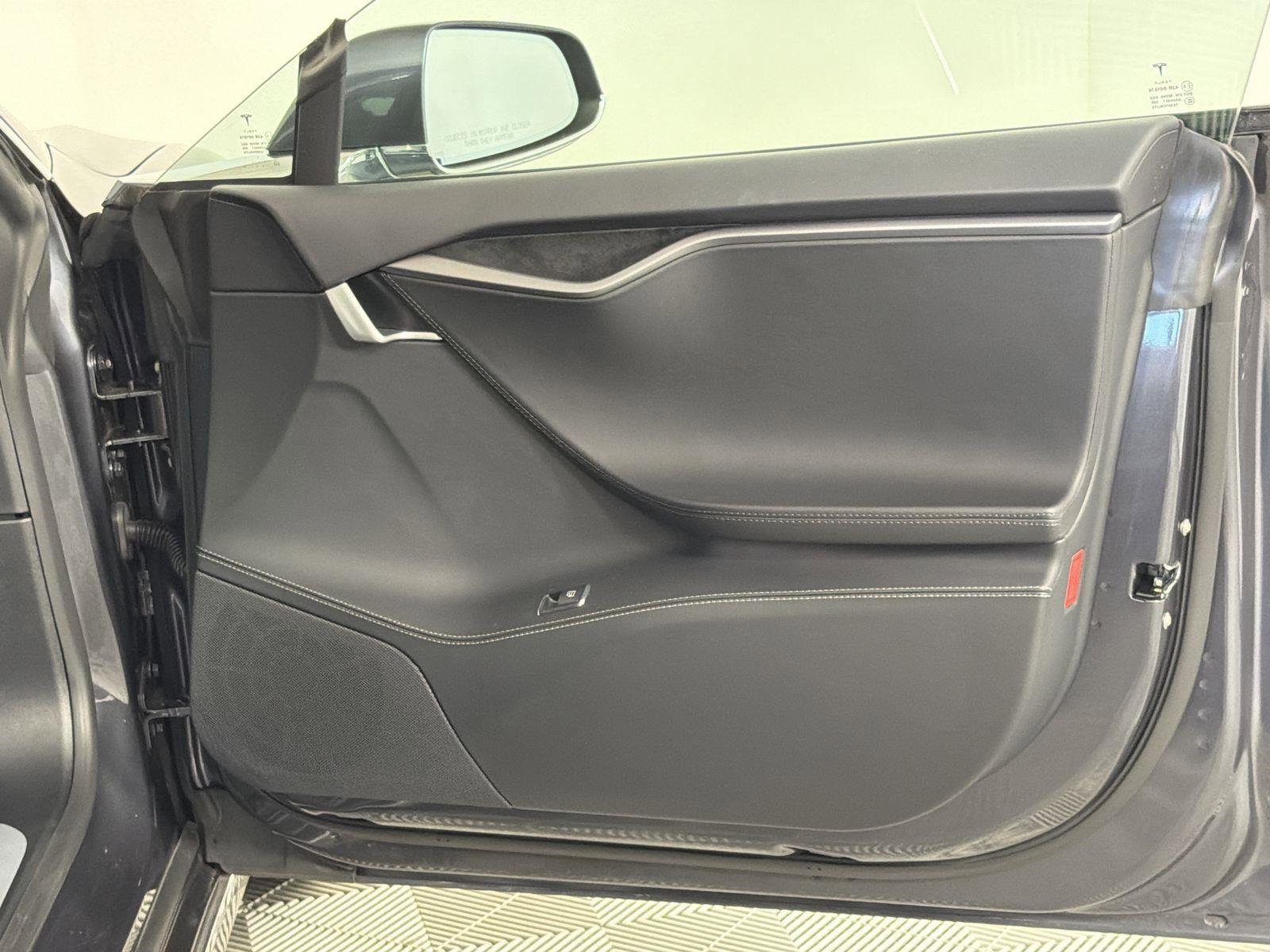 Used 2021 Tesla Model S Performance image 32