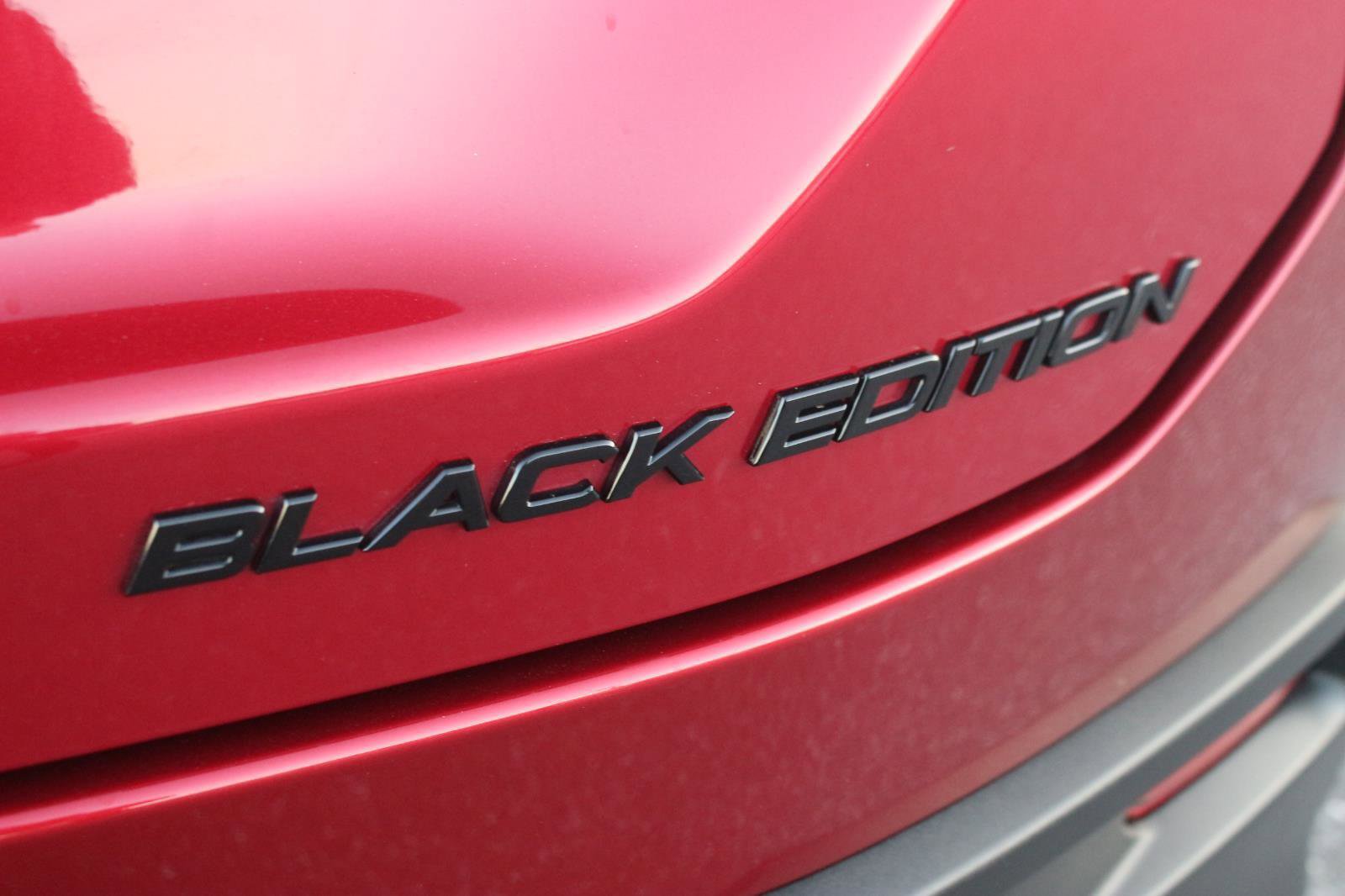 Used 2025 Honda Pilot Black Edition image 10