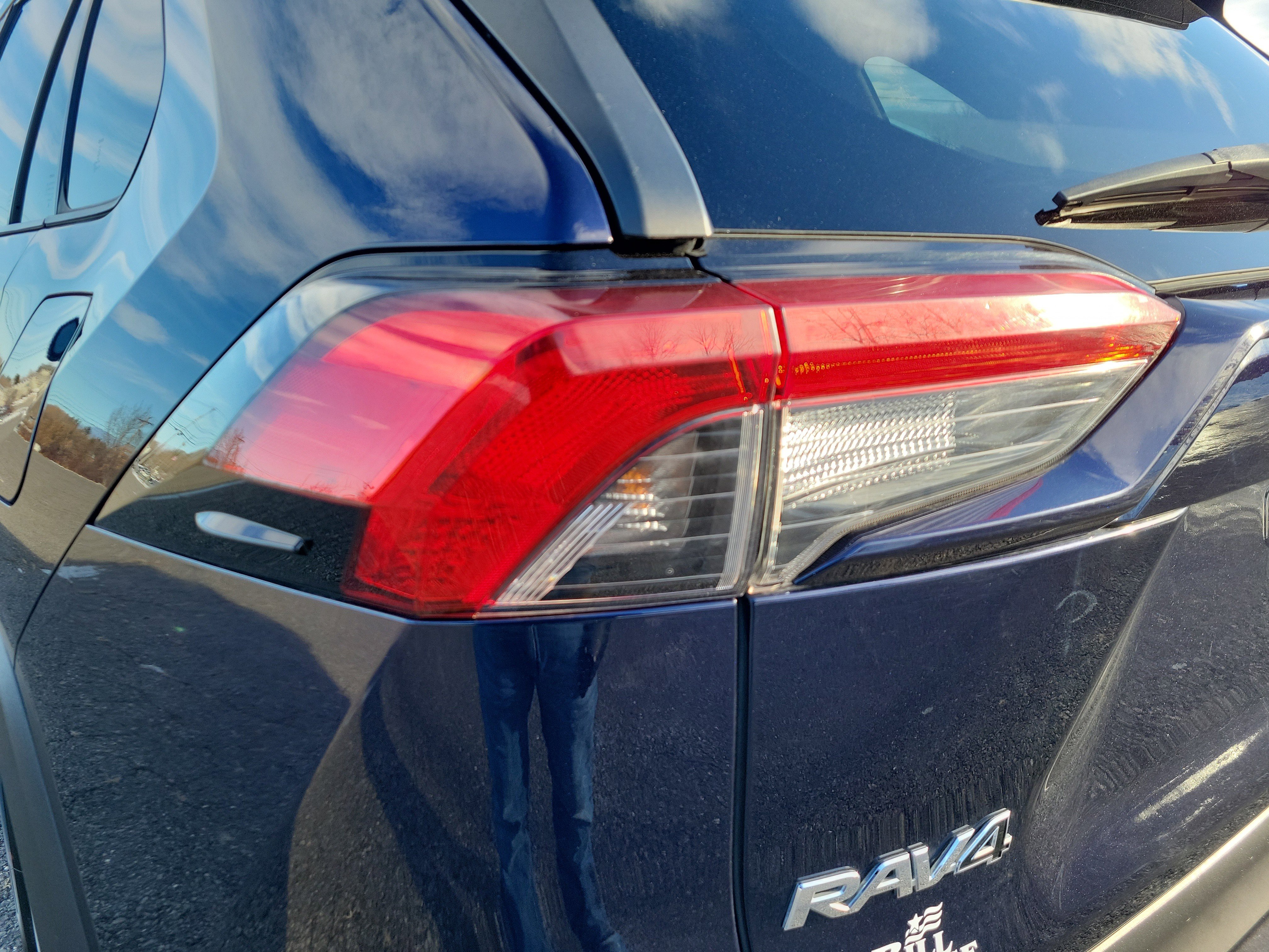 Used 2019 Toyota RAV4 XLE image 11