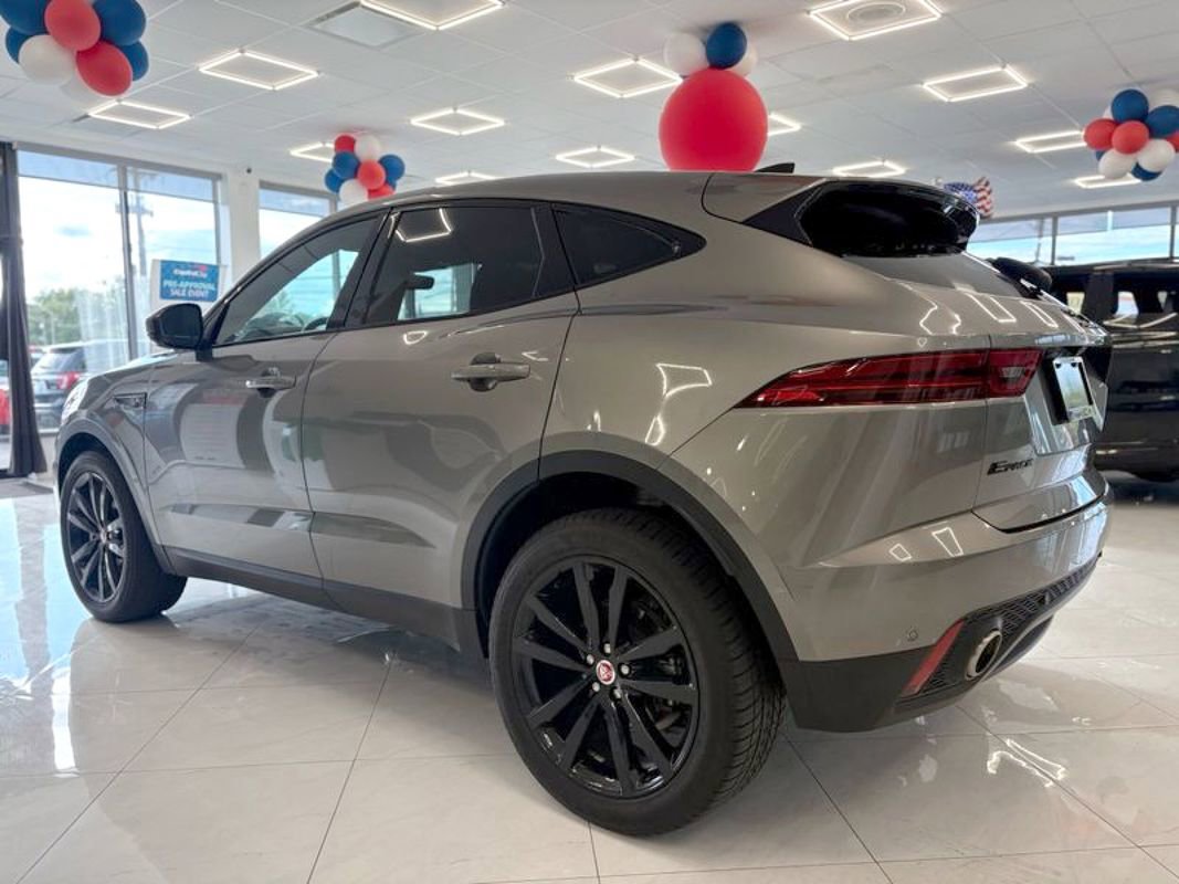 Used 2022 Jaguar E-PACE SE image 9