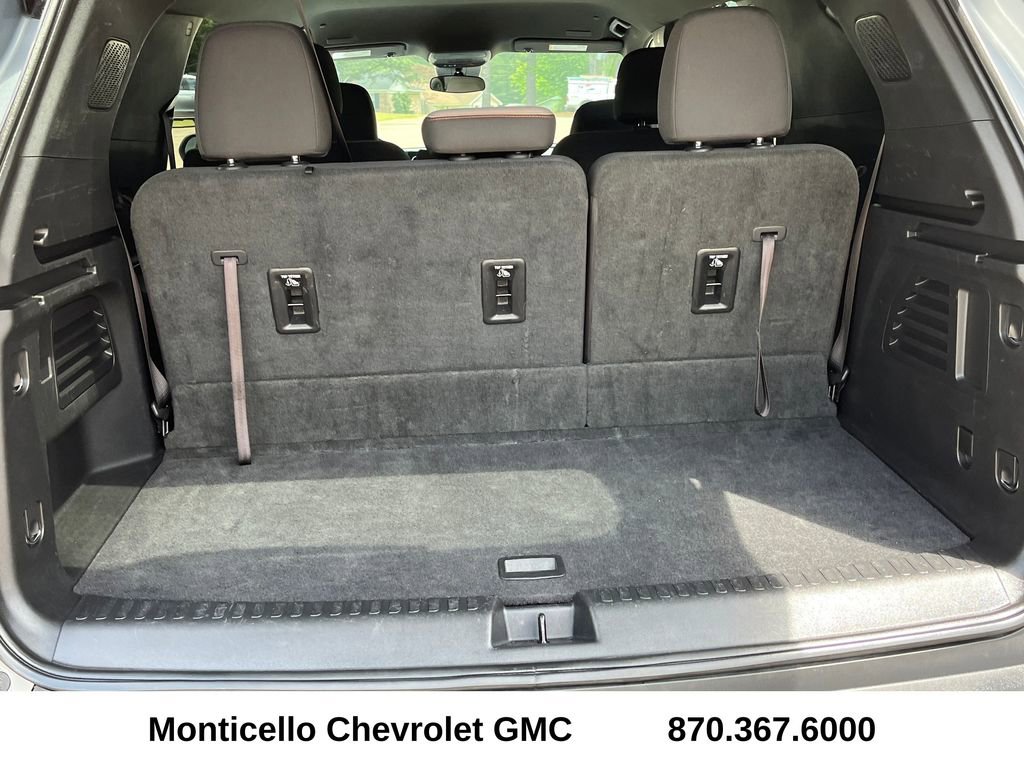 Used 2025 Chevrolet Traverse LT FWD image 27