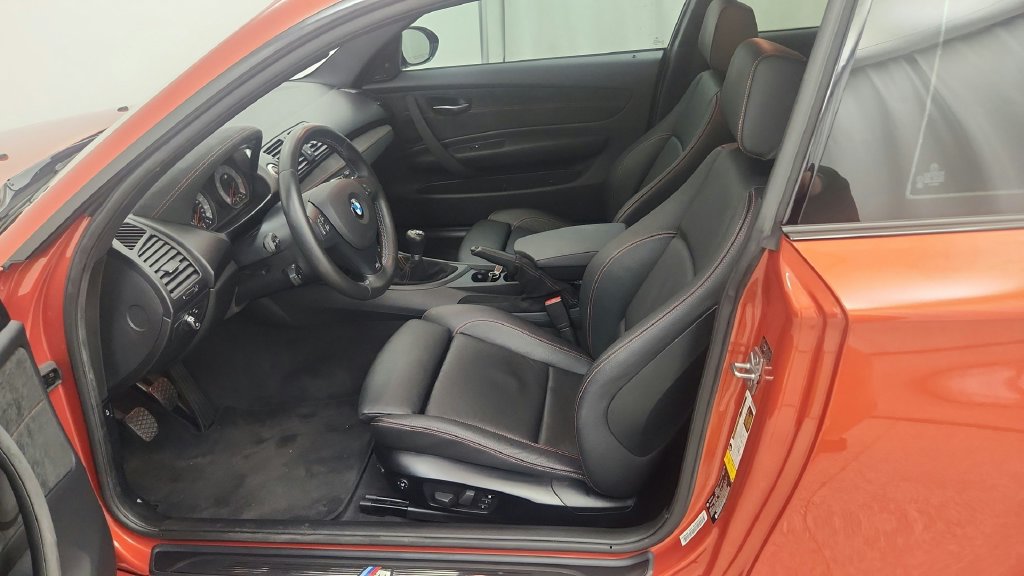 Used 2011 BMW 1 Series M RWD image 34