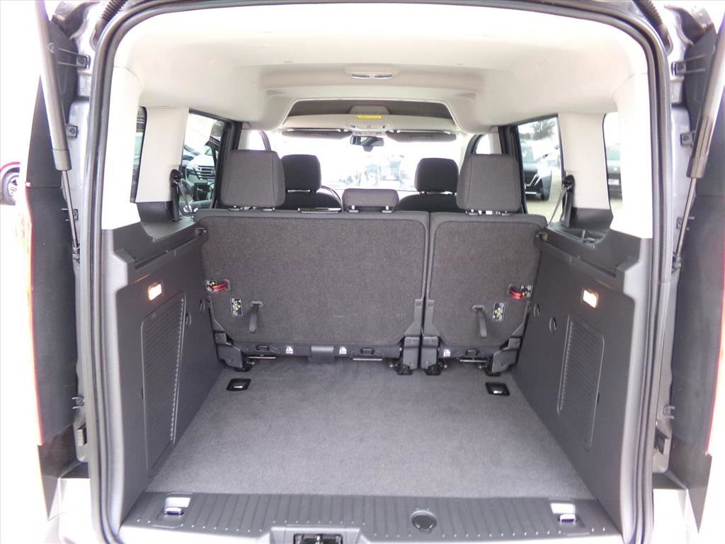 Used 2017 Ford Transit Connect XLT image 9
