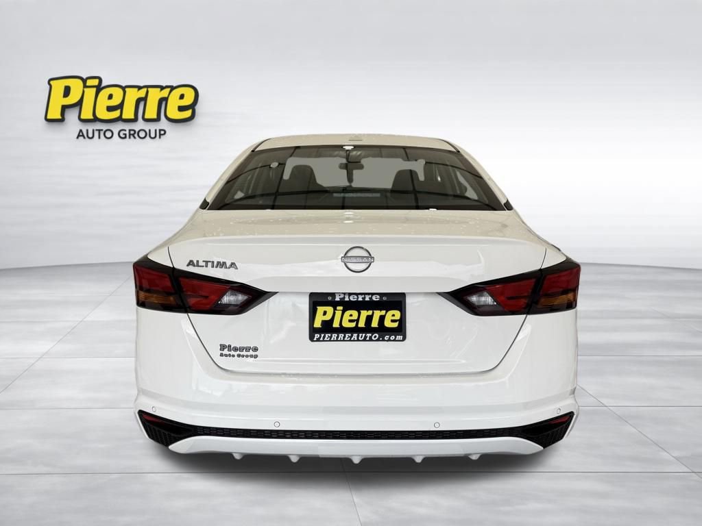 Used 2025 Nissan Altima 2.5 SV FWD image 3
