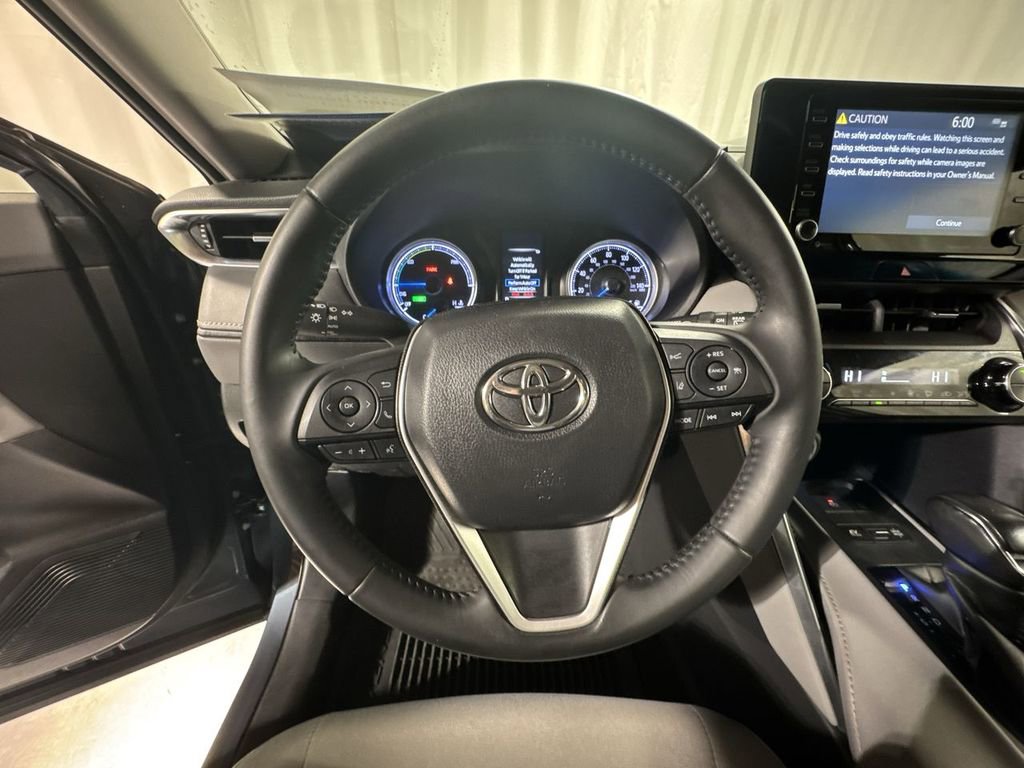 Used 2021 Toyota Venza LE image 23