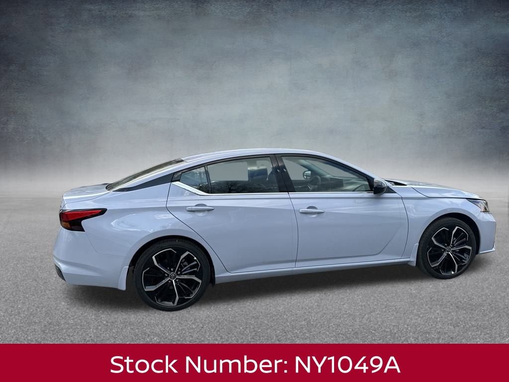New 2025 Nissan Altima 2.5 SR image 7