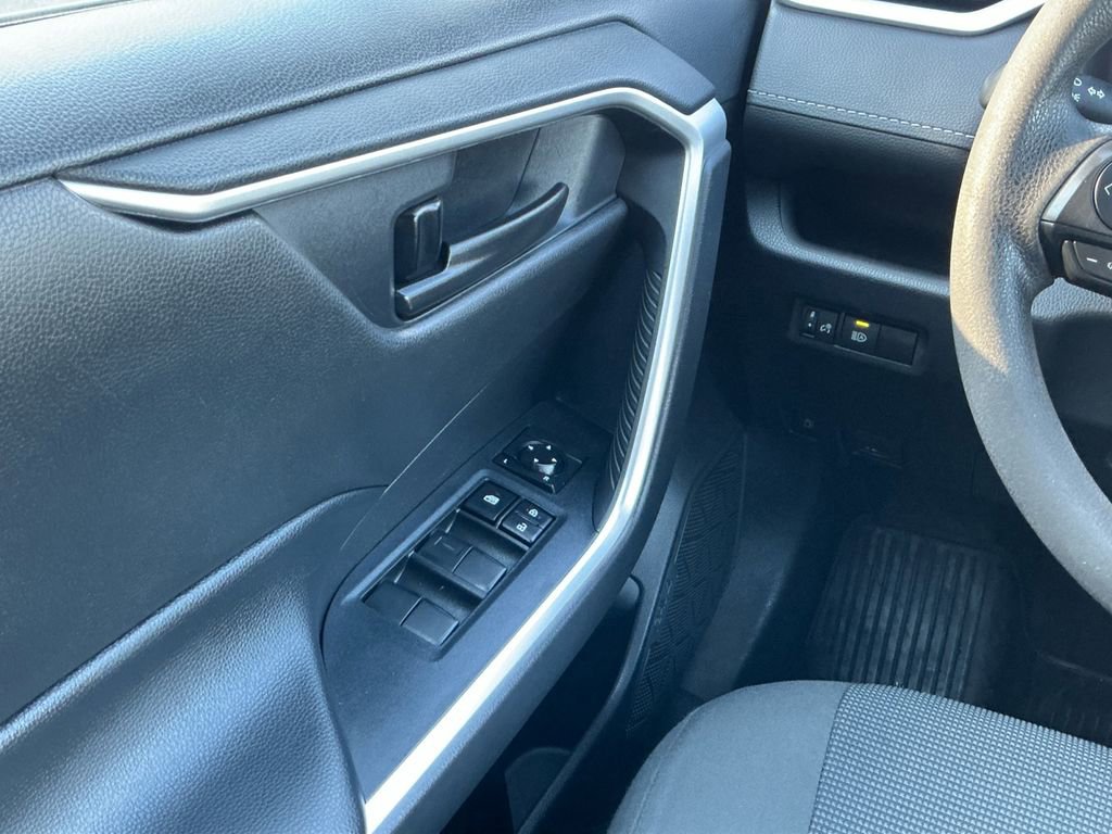 Used 2023 Toyota RAV4 LE image 20