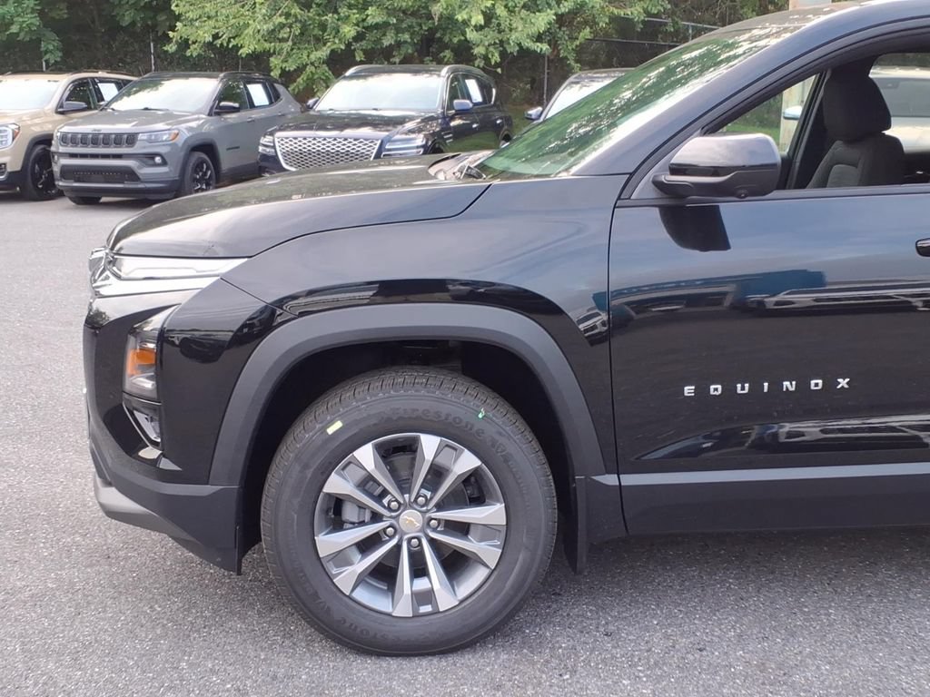 New 2027 Chevrolet Equinox LT w/ Safety and Technology Package FWD image 7