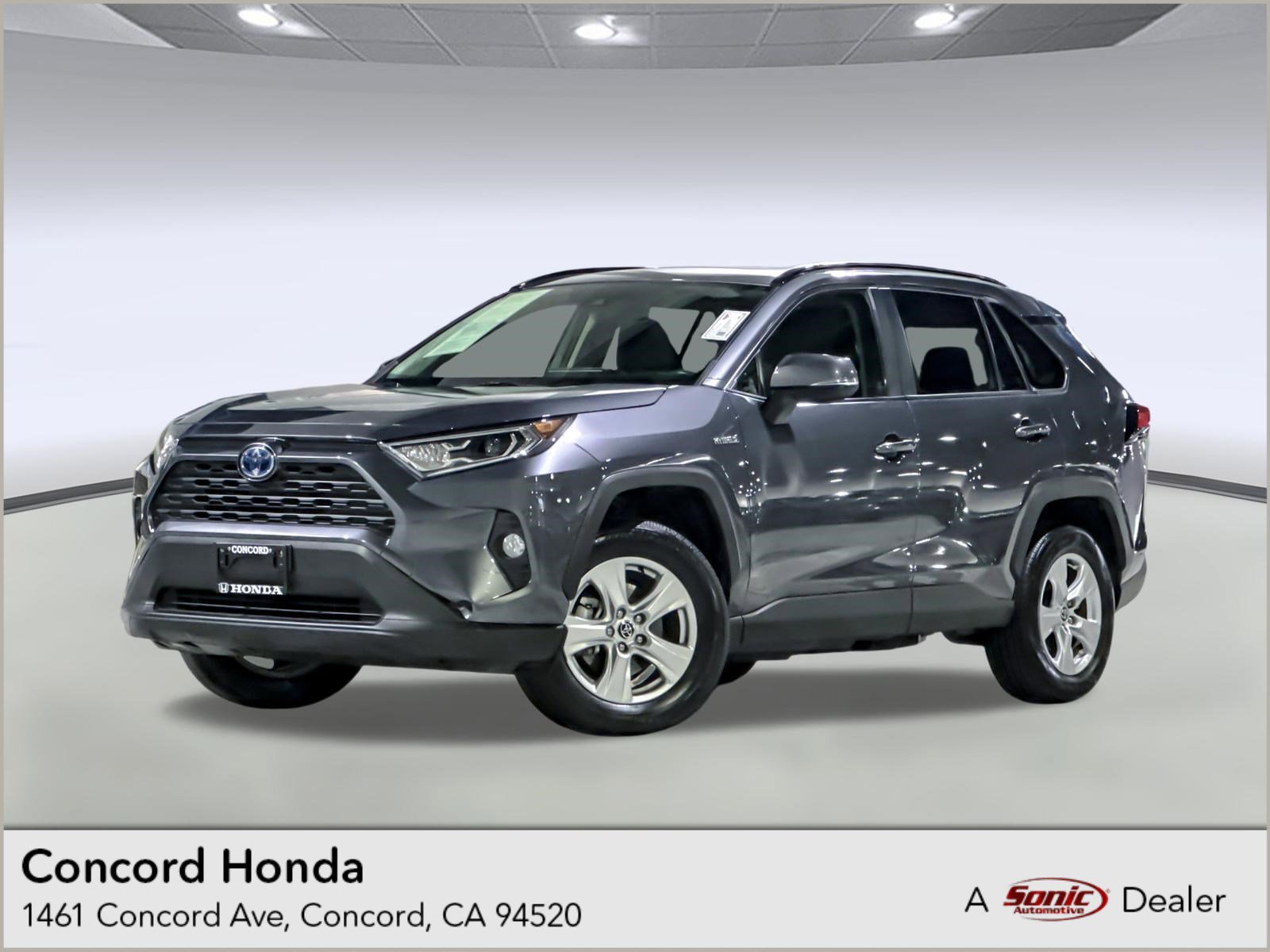 Used 2021 Toyota RAV4 XLE w/ Convenience Package image 1