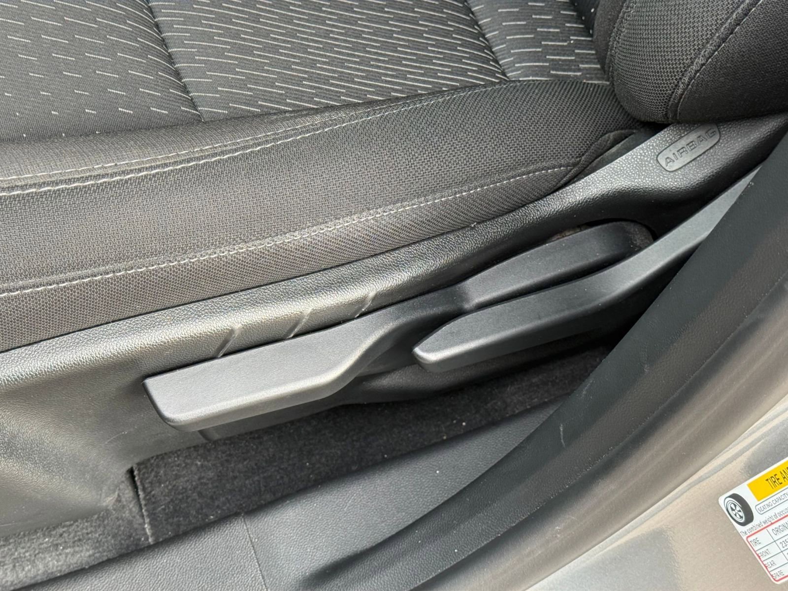 Used 2025 Chevrolet Equinox LT image 23