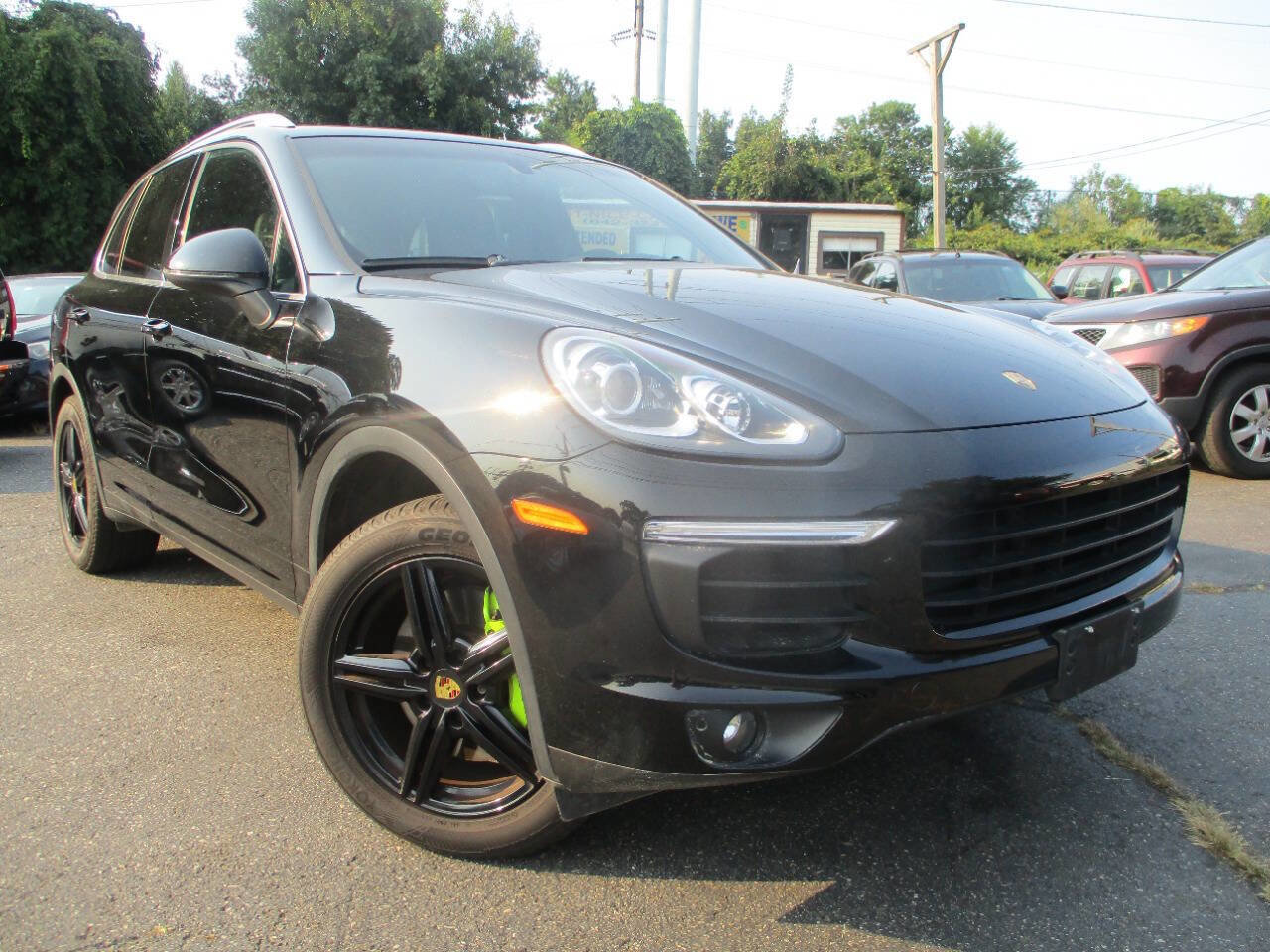 Used 2016 Porsche Cayenne S image 2