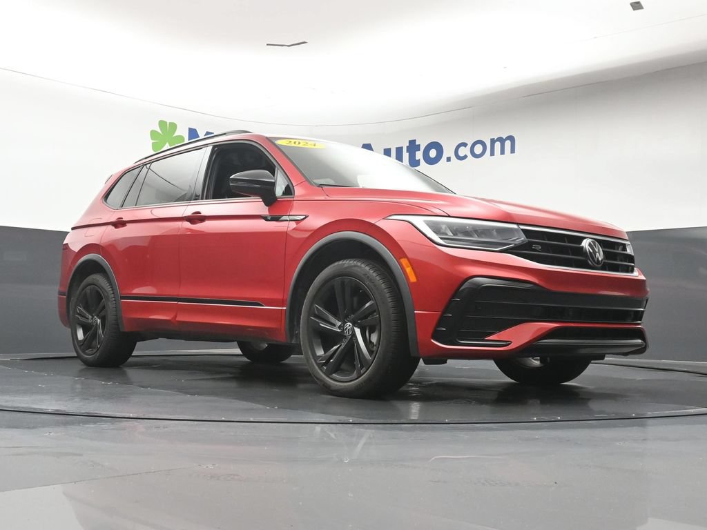 Used 2024 Volkswagen Tiguan SE R-Line FWD image 33