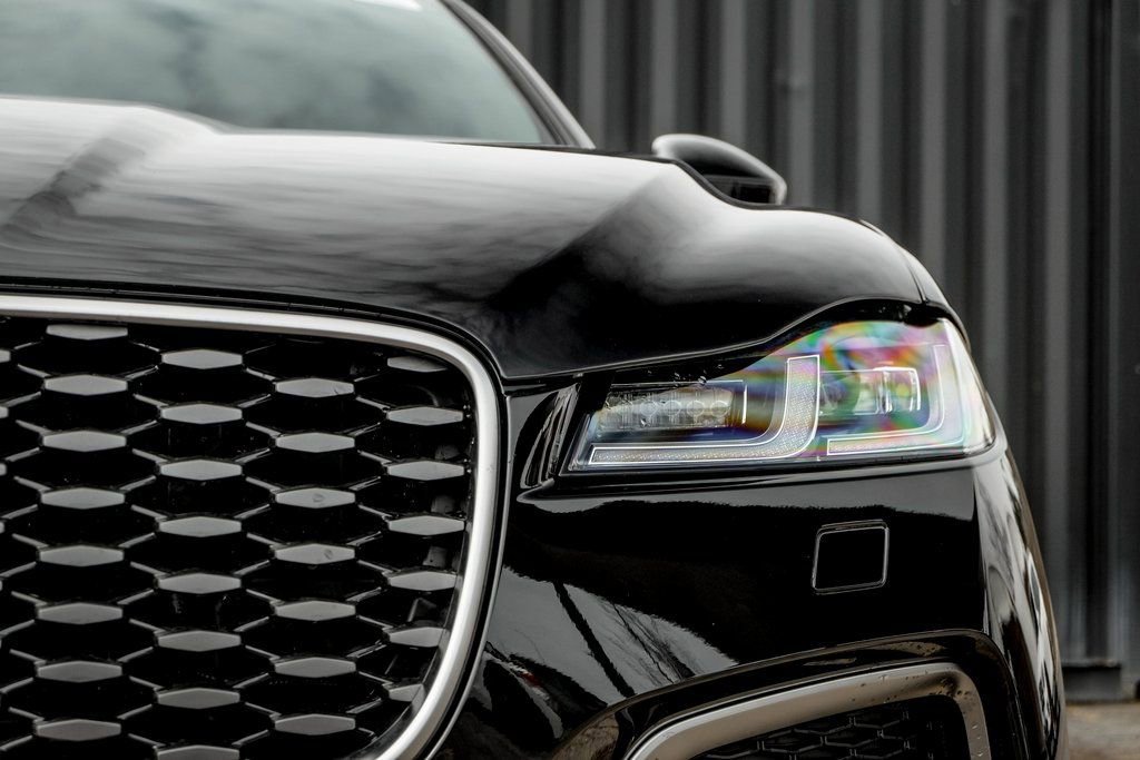 New 2026 Jaguar F-PACE R-Dynamic S image 6