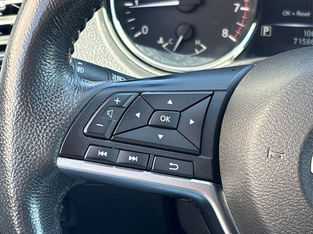 Used 2017 Nissan Rogue SV w/ SV Premium Package image 33