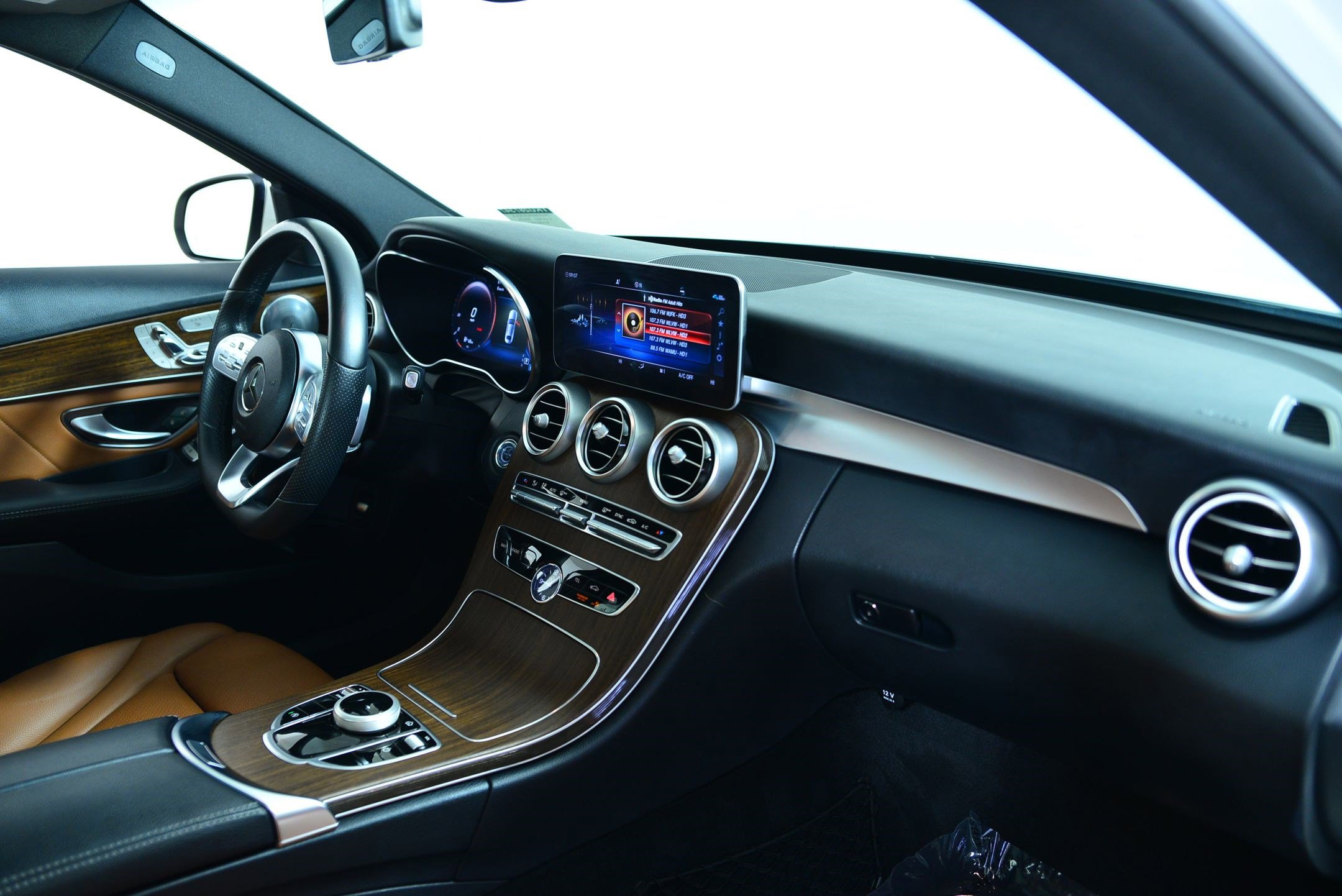 Used 2019 Mercedes-Benz C 300 4MATIC Sedan image 22