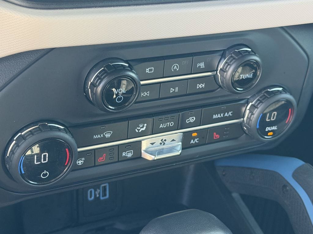 Used 2023 Ford Bronco Wildtrak AWD/4WD image 20