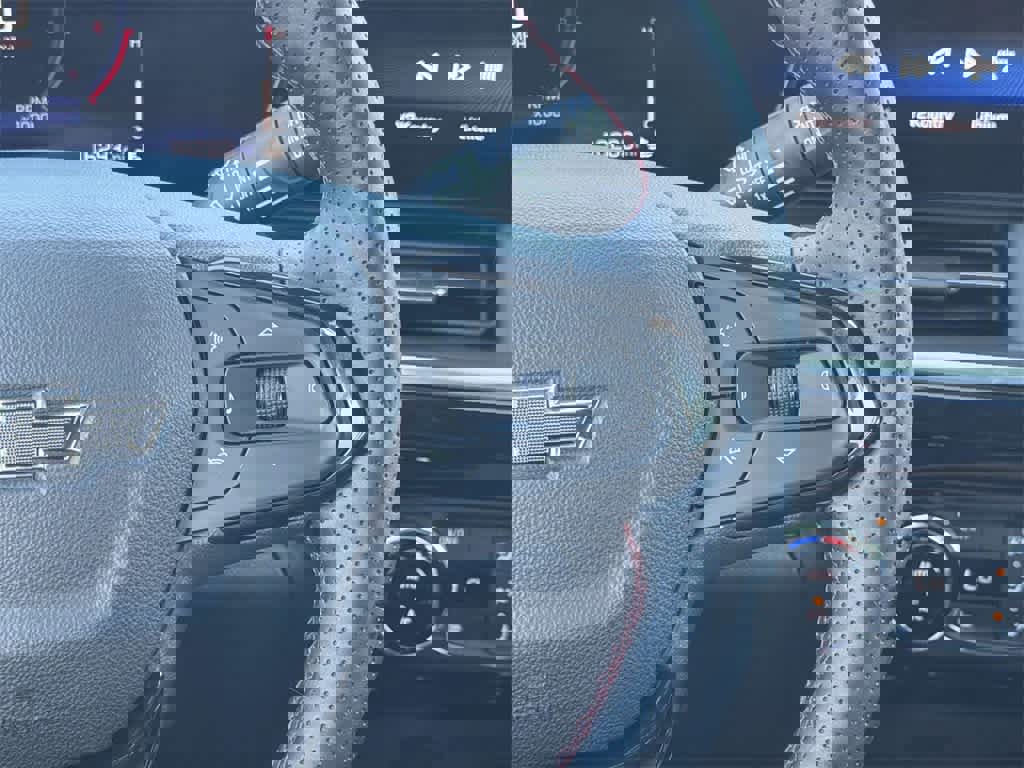 Used 2025 Chevrolet Trax RS w/ Sunroof Package image 15