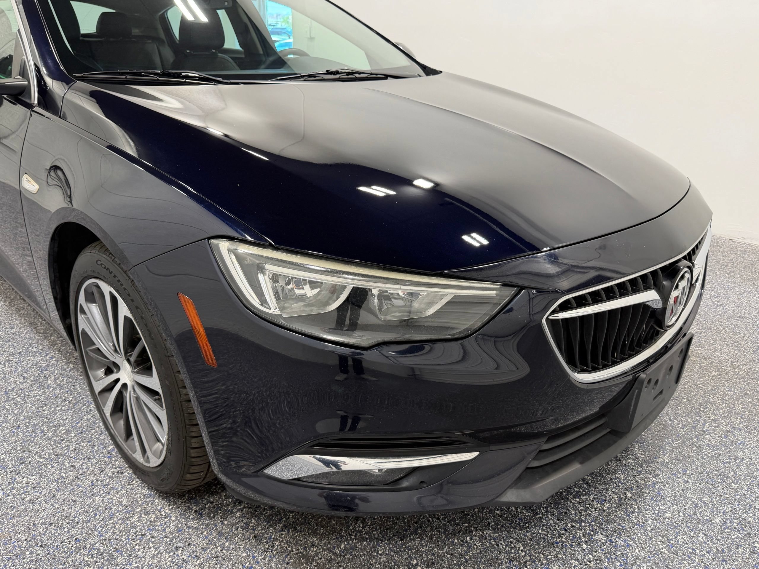 Used 2018 Buick Regal Essence FWD image 18