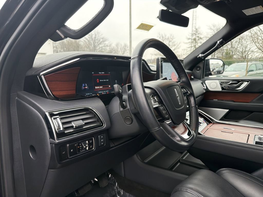 Certified 2024 Lincoln Navigator Reserve image 21