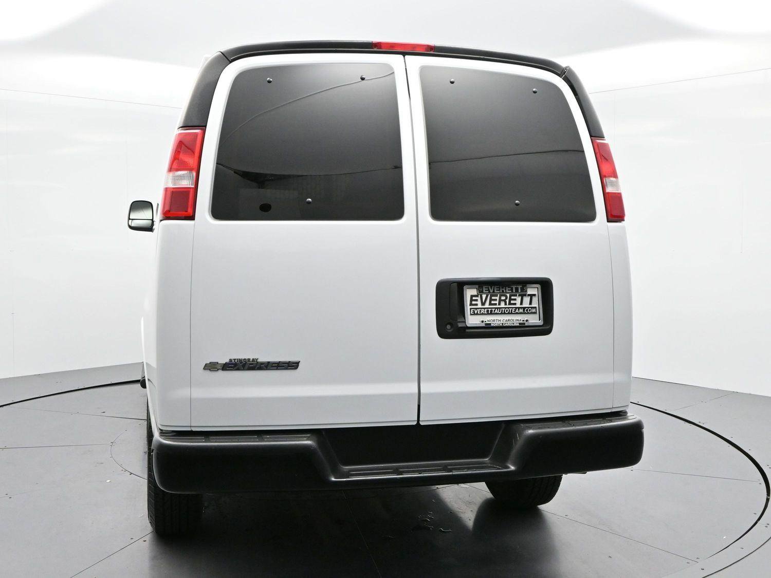 Used 2023 Chevrolet Express 2500 w/ Driver Convenience Package RWD image 6