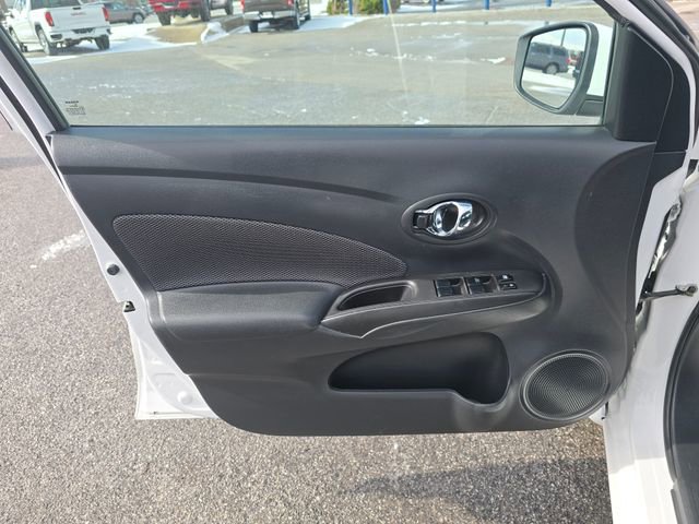 Used 2017 Nissan Versa SV w/ SV Special Edition Package image 11