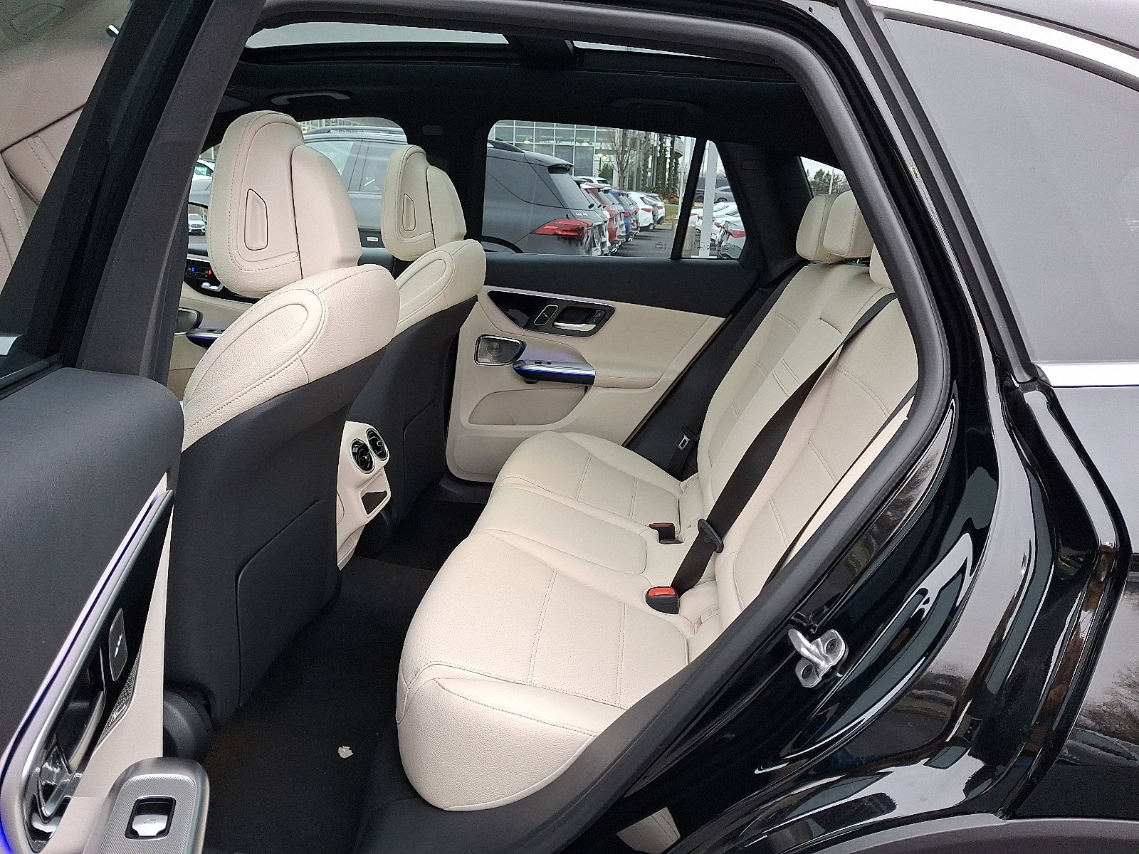 Used 2026 Mercedes-Benz GLC 300 4MATIC image 8