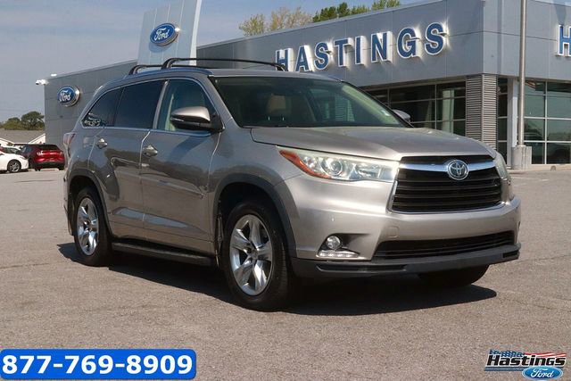 Used 2015 Toyota Highlander Limited w/ Driver Technology Package FWD image 1